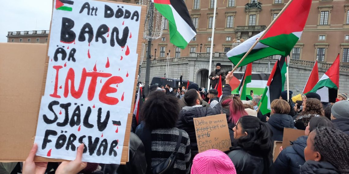 Stoppa Israels bombningar av Gazas barn! Avbryt den onda geopolitiken!