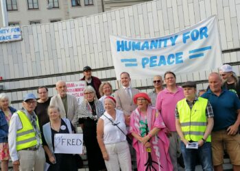 Hiroshimadagstalen mot kärnvapenkrigsrisken!